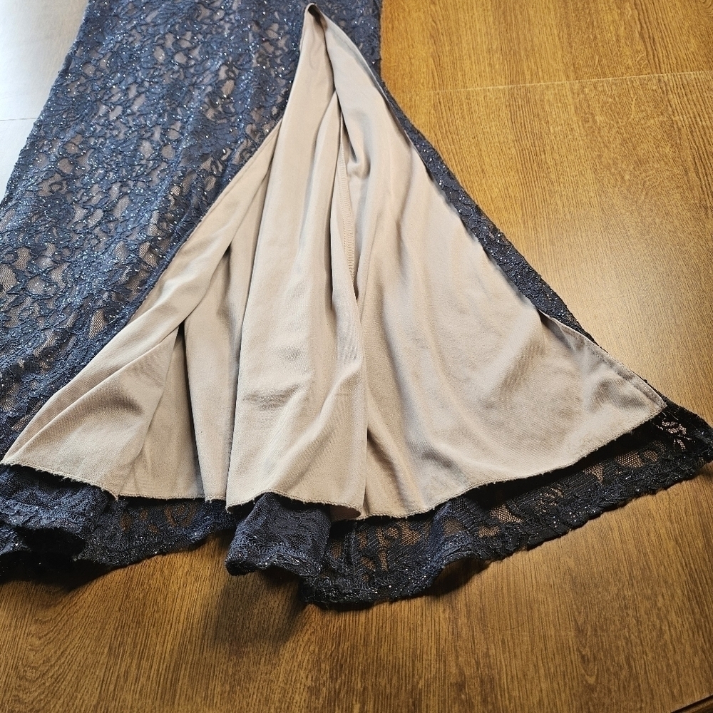 City Triangles gray formal dress sequins, rhinestones, glitter, slit, zipper - Picture 7 of 12